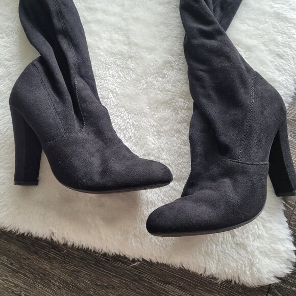 Steve Madden | Gleemer Over The Knee Lace Up Boots in Black Vegan Suede - Picture 11 of 15